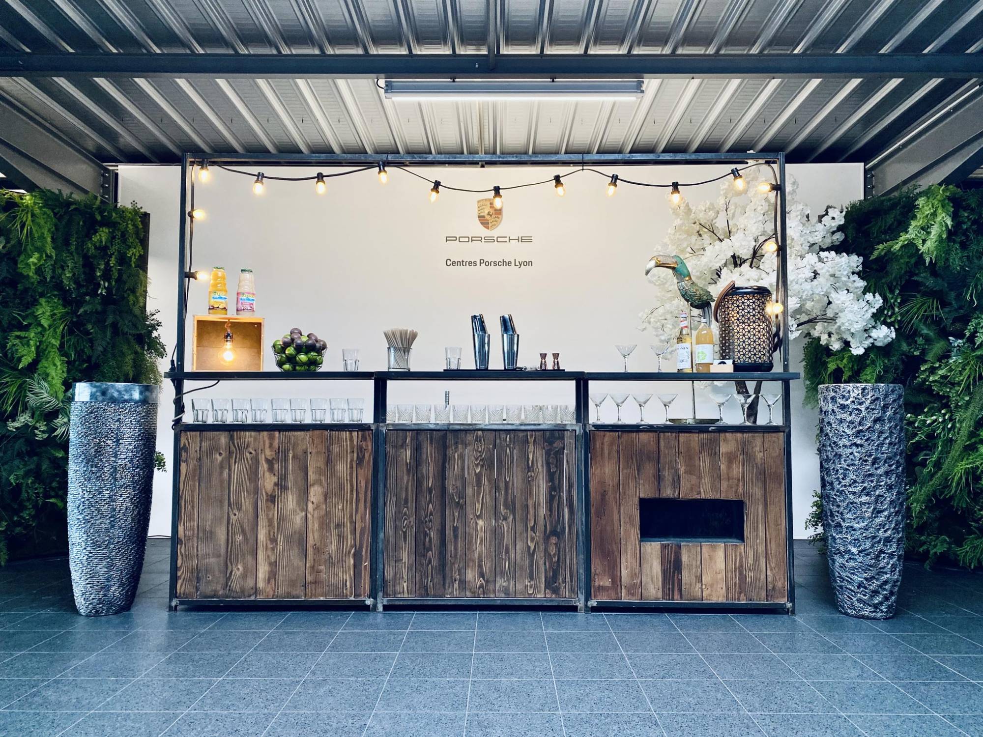 Bar artisanaux premiums à privatiser avec service de bartenders premiums pour votre cocktail d'entreprise à la Cité internationale, lyon