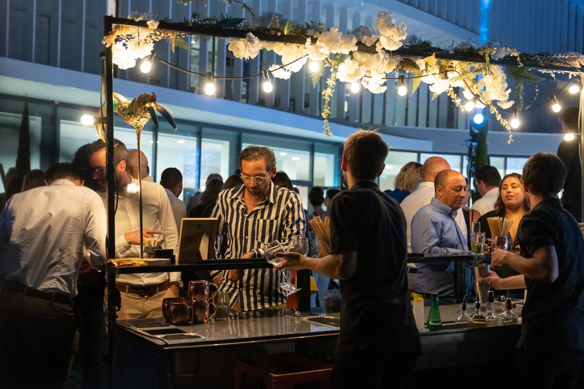 Inauguration de votre hôtel, établissement pour épater vos convives avec nos Bars à Cocktail mobiles haut de gamme à Lyon